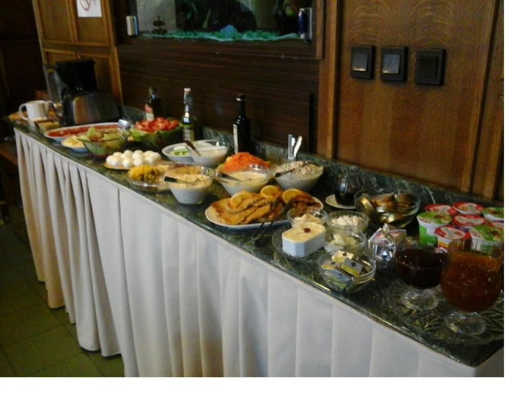 בודפשט Hotel Omnibusz מראה חיצוני תמונה