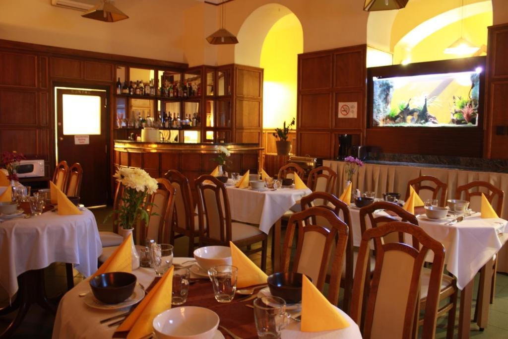 בודפשט Hotel Omnibusz מראה חיצוני תמונה
