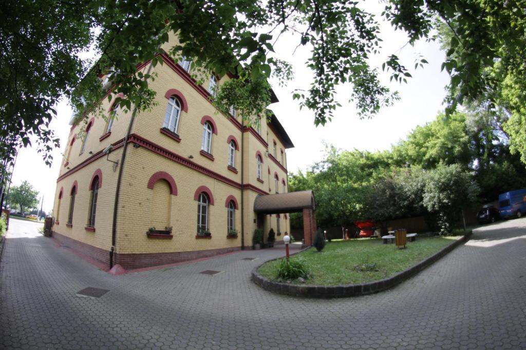 בודפשט Hotel Omnibusz מראה חיצוני תמונה