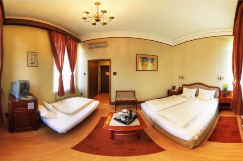 בודפשט Hotel Omnibusz מראה חיצוני תמונה
