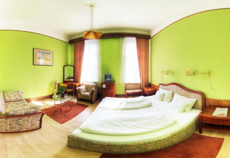 בודפשט Hotel Omnibusz מראה חיצוני תמונה